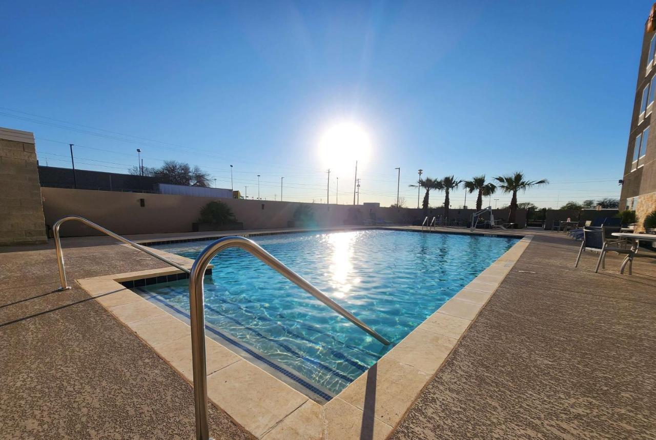 La Quinta Inn & Suites By Wyndham Del Rio Exteriér fotografie