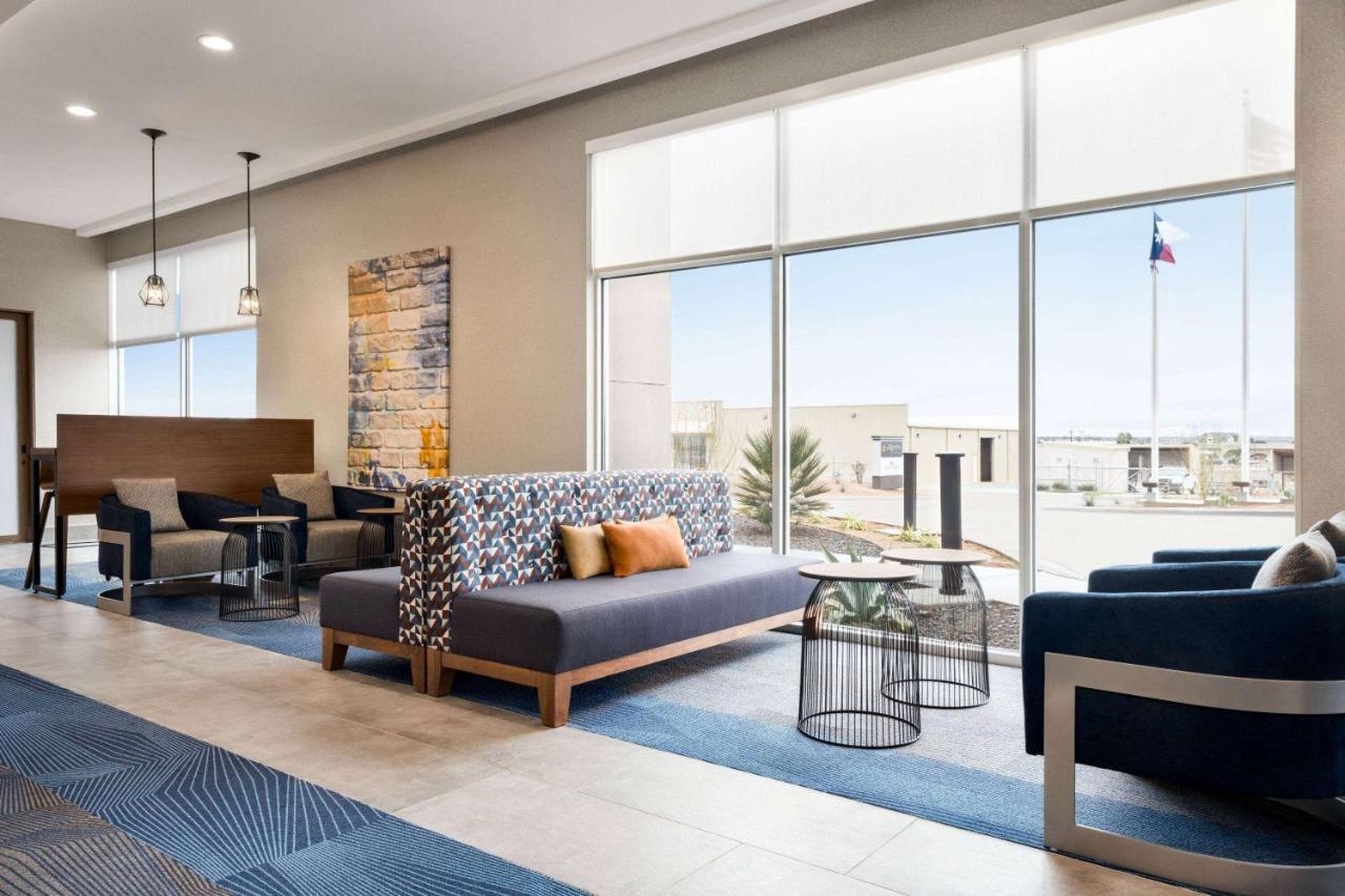 La Quinta Inn & Suites By Wyndham Del Rio Exteriér fotografie